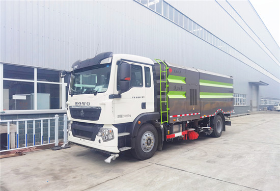 重汽豪沃18噸洗掃車(chē)